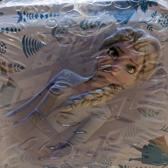 *SALE* Disney Frozen Bundle perfect for Stocking Stuffers or Birthday - Picture 3 of 10